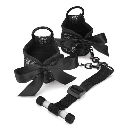 Artikelbild des Artikels “STEAMY SHADES Over the Door Cuffs “